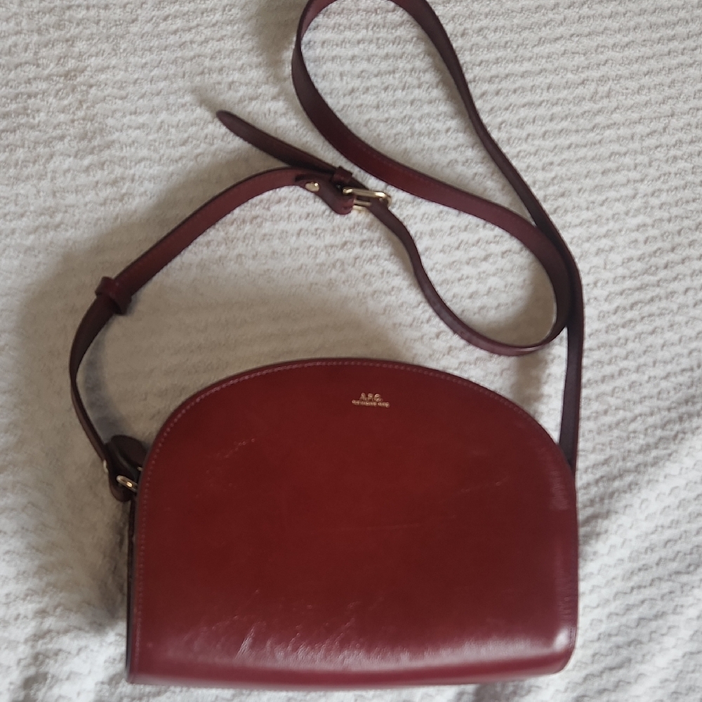 Chic Burgundy Leather Crossbody Bag